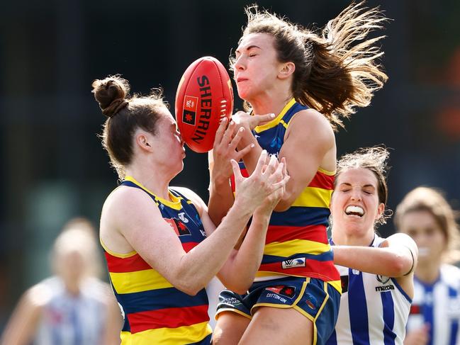 MELBOURNE, AUSTRALIA - NOVEMBER 26: Sarah Allan (left) and Niamh Kelly of the Crows compete for the ball during the 2023 AFLW Second Preliminary Final match between The North Melbourne Tasmanian Kangaroos and The Adelaide Crows at IKON Park on November 26, 2023 in Melbourne, Australia. (Photo by Michael Willson/AFL Photos via Getty Images)