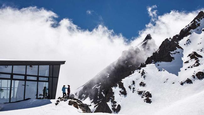 Pinnacles restaurant at Whakapapa’s Knoll Ridge Chalet.