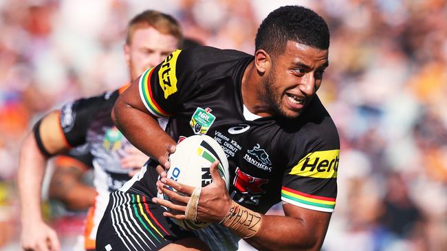 Viliame Kikau’s emotional NRL debut | Herald Sun