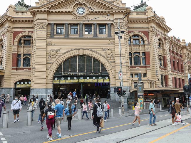 MELBOURNE , AUSTRALIA - NewsWire Photos FEBRUARY 21, 2021 : Melbourne CBD is slowly returning to normal as the Covid-19 vaccinations began today in Australia.  Picture : NCA NewsWire  /  Ian Currie