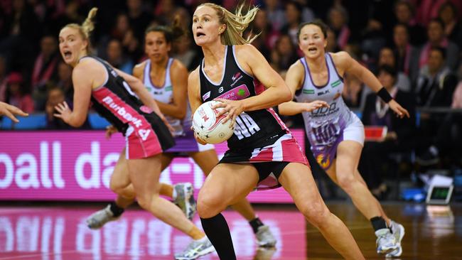 Thunderbirds Chelsea Pitman looks to pass during the round 5 Super Netball against the Firebirds at Priceline Stadium. Picture: Mark Brake/Getty