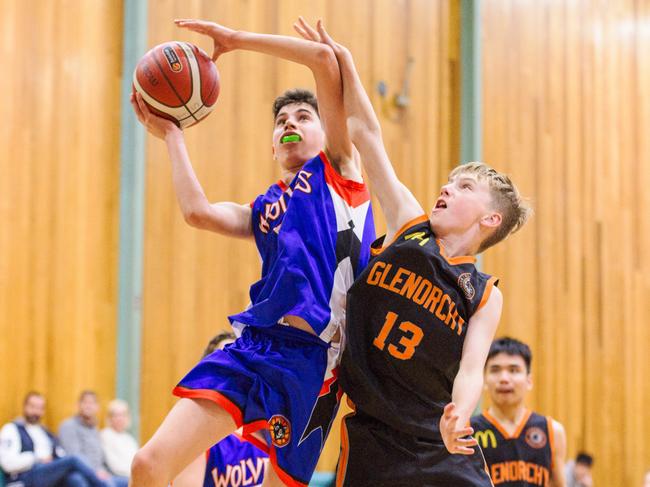 Darcy Hickey of Southern Wolves drives for a layup in the U14 Championship match against Glenorchy at last year’s state championships . Picture: Simon Sturzaker Photography