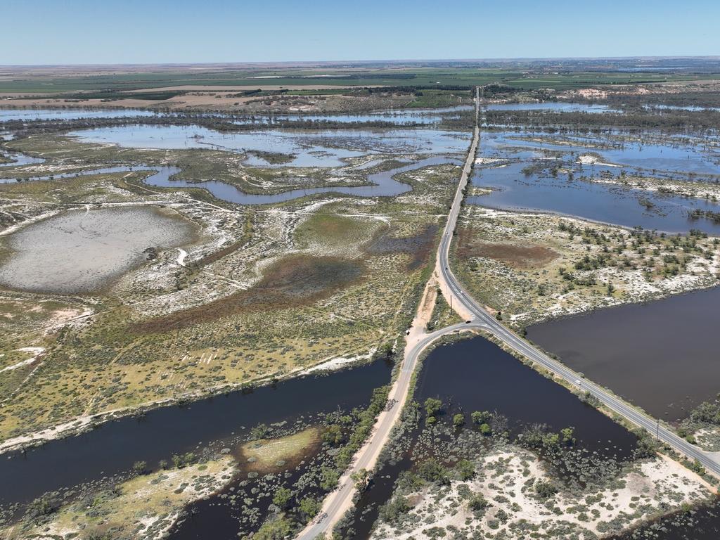 Bookpurnong Road had been reduced to 60km/h between Berri and Kemp Road as of November 22, as water levels move closer to the road. Picture: SA Infrastructure and Transport