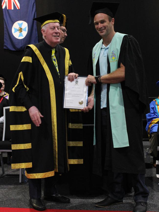 Scott Linssen graduated with a Bachelor of Psychological Science with Distinction at the CQUniversity graduation ceremony in Bundaberg on December 14, 2023.