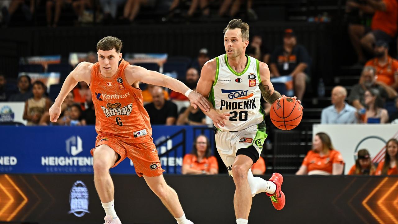 Hurt, Sobey and Phoenix breeze past Taipans