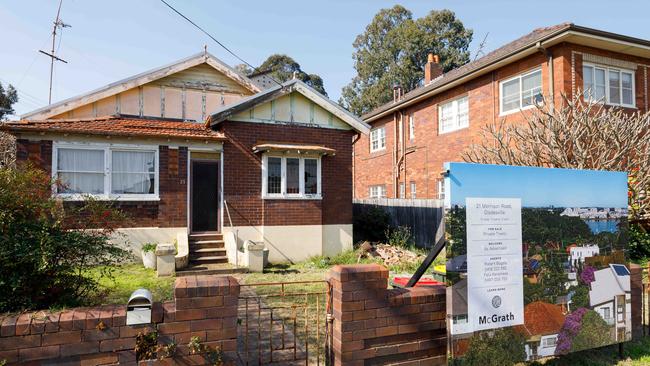 More Aussies could be forced to sell in the face of added mortgage pain. Picture: NCA NewsWire / Max Mason-Hubers.