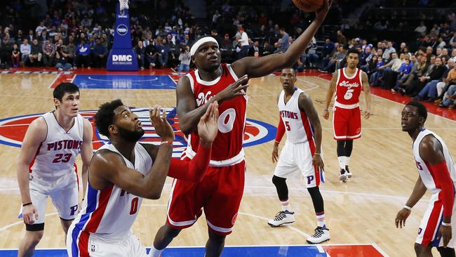 Memphis Grizzlies forward Zach Randolph drives on Detroit Pistons center Andre Drummond in the first half.