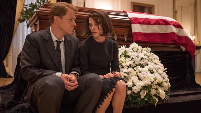 Peter Sarsgaard as Bobby Kennedy and Natalie Portman as Jacqueline Kennedy in the film Jackie.