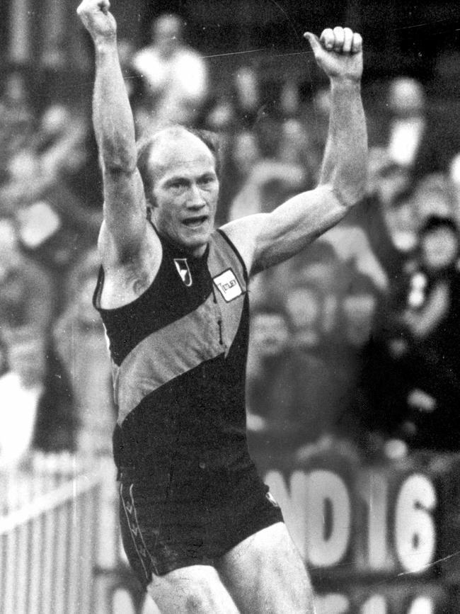 1Kevin Bartlett celebrating a goal in 1981.