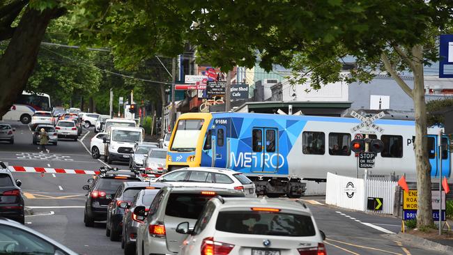 Labor says it will remove the Union Rd level crossing by 2025. Picture: Josie Hayden