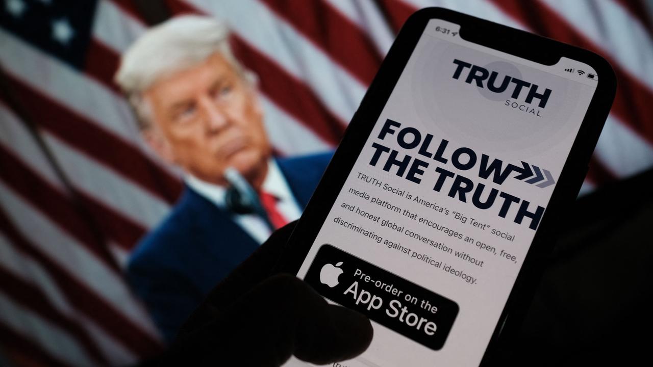 Donald Trump’s ‘Truth Social’ App Rollout Riddled With Errors ...