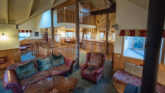 This chalet in Dinner Plain features five bedrooms and five bathrooms