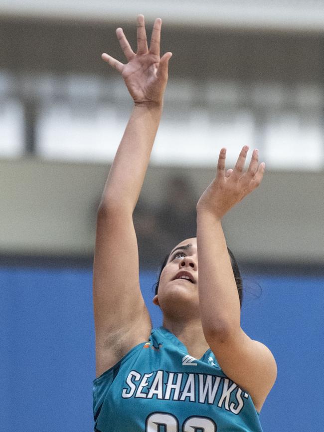 Hayley Upu for Seahawks. Div 2 Gold Medal Match North Gold Coast Seahawks Teal vs Southern Districts Titans. Under 16 Girls State Basketball Championships. Friday, April 15, 2022. Picture: Nev Madsen.