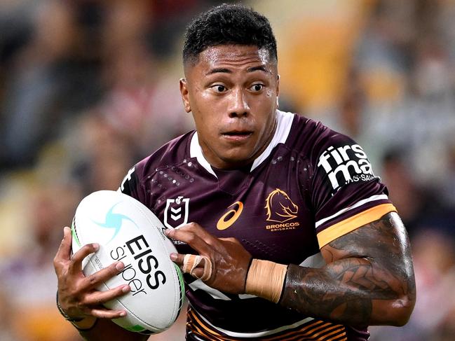 BRISBANE, AUSTRALIA - APRIL 08: Tesi Niu of the Broncos runs with the ball during the round five NRL match between the Brisbane Broncos and the Sydney Roosters at Suncorp Stadium, on April 08, 2022, in Brisbane, Australia. (Photo by Bradley Kanaris/Getty Images)