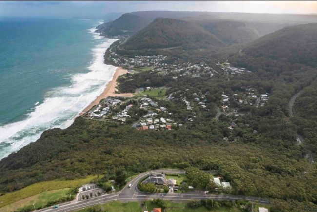 Interbane House (bottom right) offers stunning views down the south coast. Picture: Airbnb