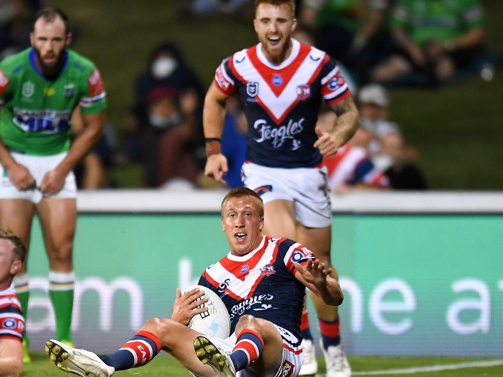 Ben Marschke of the Roosters scores a try during the round 25 NRL match between the Canberra Raiders and the Sydney Roosters at BB Print Stadium, on September 02, 2021, in Mackay, Australia. Picture: Albert Perez