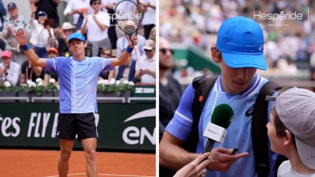 Alex de Minaur's awesome act for little legend