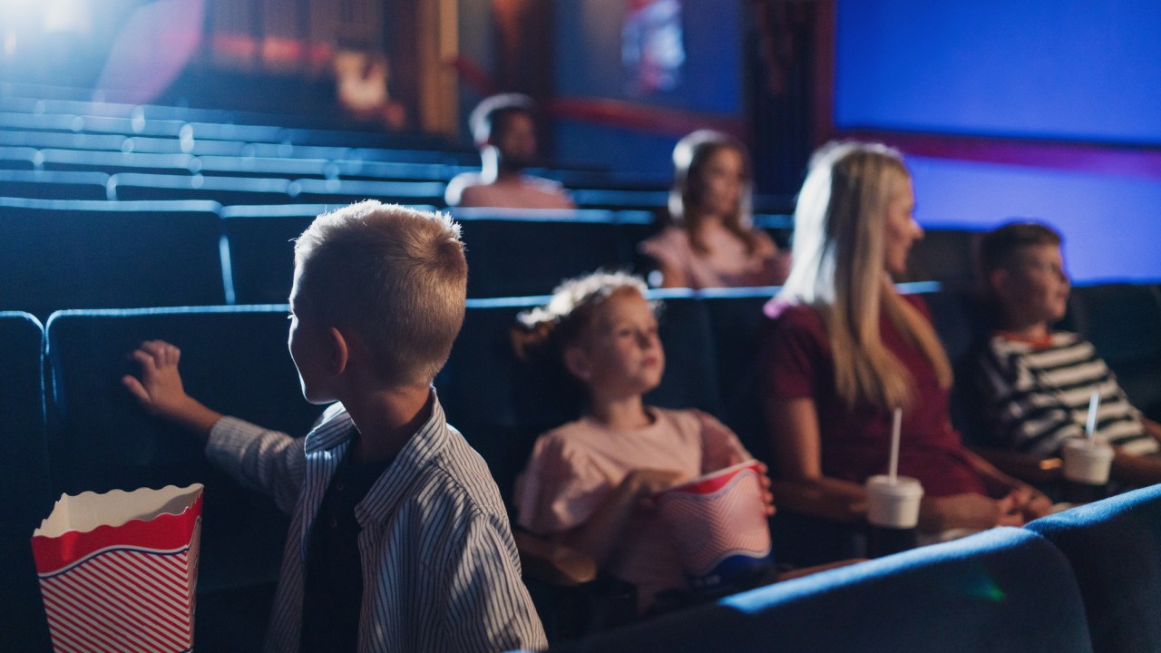 My husband wants to leave our 11-year-old at the cinema alone, I said no |  Kidspot