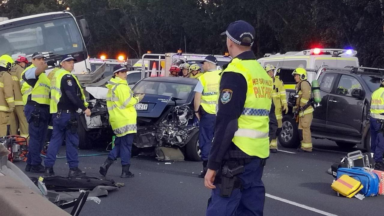 M4 crash: Tradie dead named as Francis Shanley after 11-car pile up ...