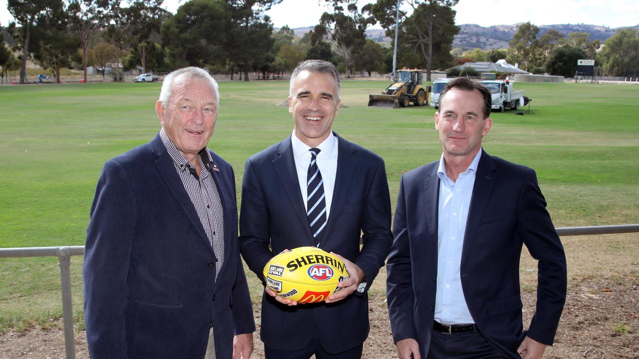 Premier Peter Malinauskas, AFL CEO Andrew Dillon, and Barossa Mayor Bim Lange (L), having discussions over Gather Round heading to the Barossa in 2025. Picture Dean Martin