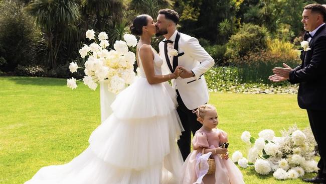 Rachel and Zac Williams tied the knot in the Botanic Gardens. Picture: Amity Photography