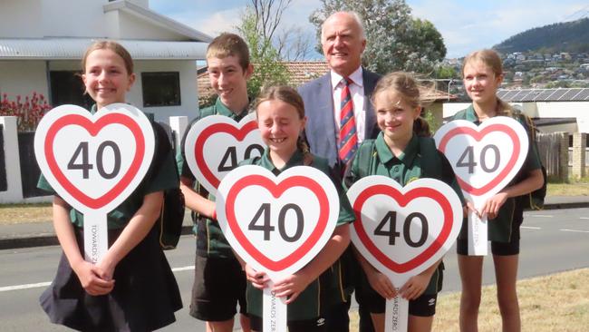 Minister for Transport Eric Abetz and students of Blackmans Bay Primary School on Thursday, January 30, 2025.