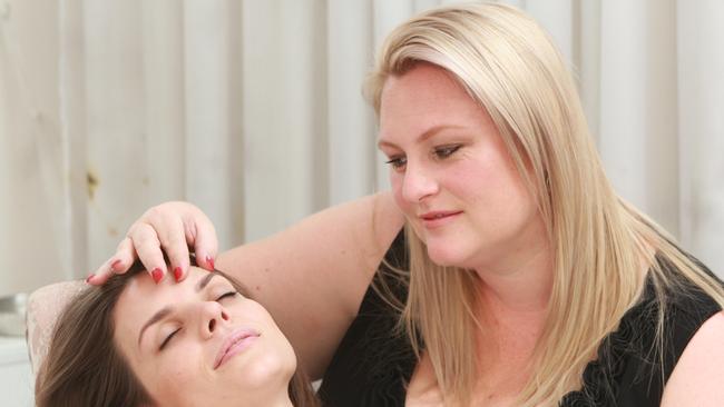 Benefit Cosmetics Australia breaks eyebrow waxing world record for