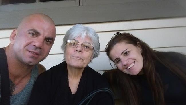 Maria Kotronakis (right) with her fiance Steve Konitsas and her mother Vicky, who has terminal cancer.