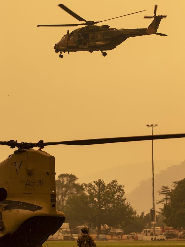 A Blackhawk helicopter leaves Omeo showgrounds in Victoria. Picture: Corporal Nicole Dorrett