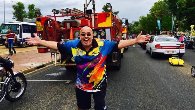 Gerry Lyons hosting the ColourSmash in Alice Springs.