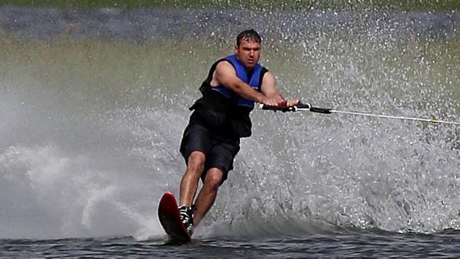 Waterskiers suffer with Lake Tinaroo speed limits after water released ...