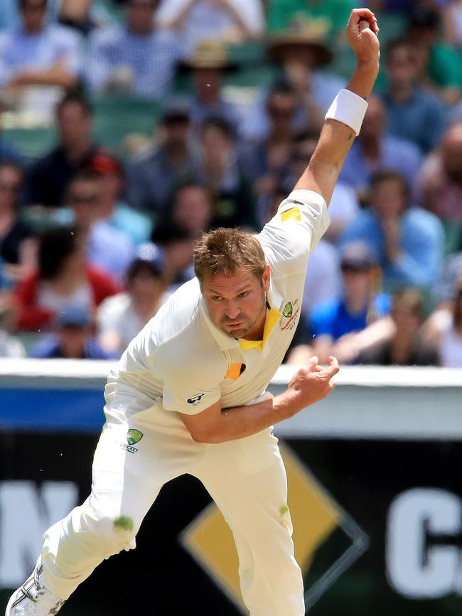 Ryan Harris fires one down for Australia against England at the MCG in 2013.