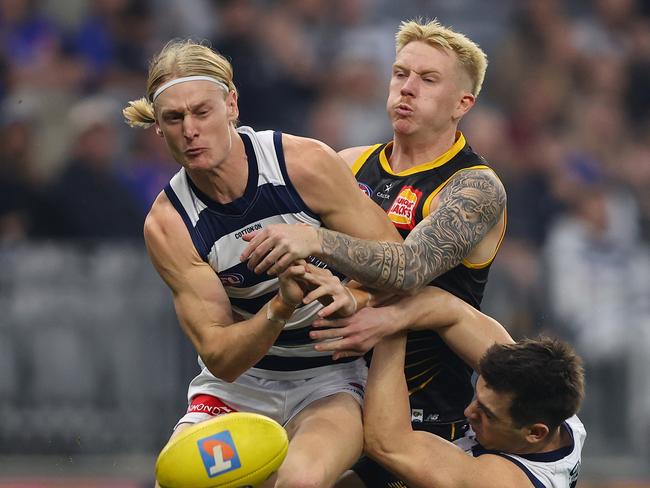 Ryan Maric flyes against Ollie Dempsey. Picture: Paul Kane/Getty Images