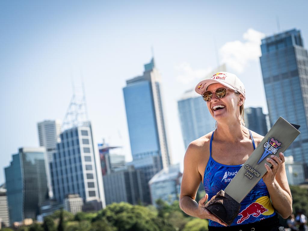 Cliff Diver Rhiannan Iffland Preps For The Red Bull Cliff Diving World ...