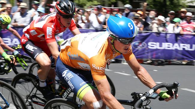 Leading the way again ... Simon Gerrans races in the Stage 6 street circuit race of the 2016 Tour Down Under ... on his way to a fourth TDU title. Picture: Sarah Reed.