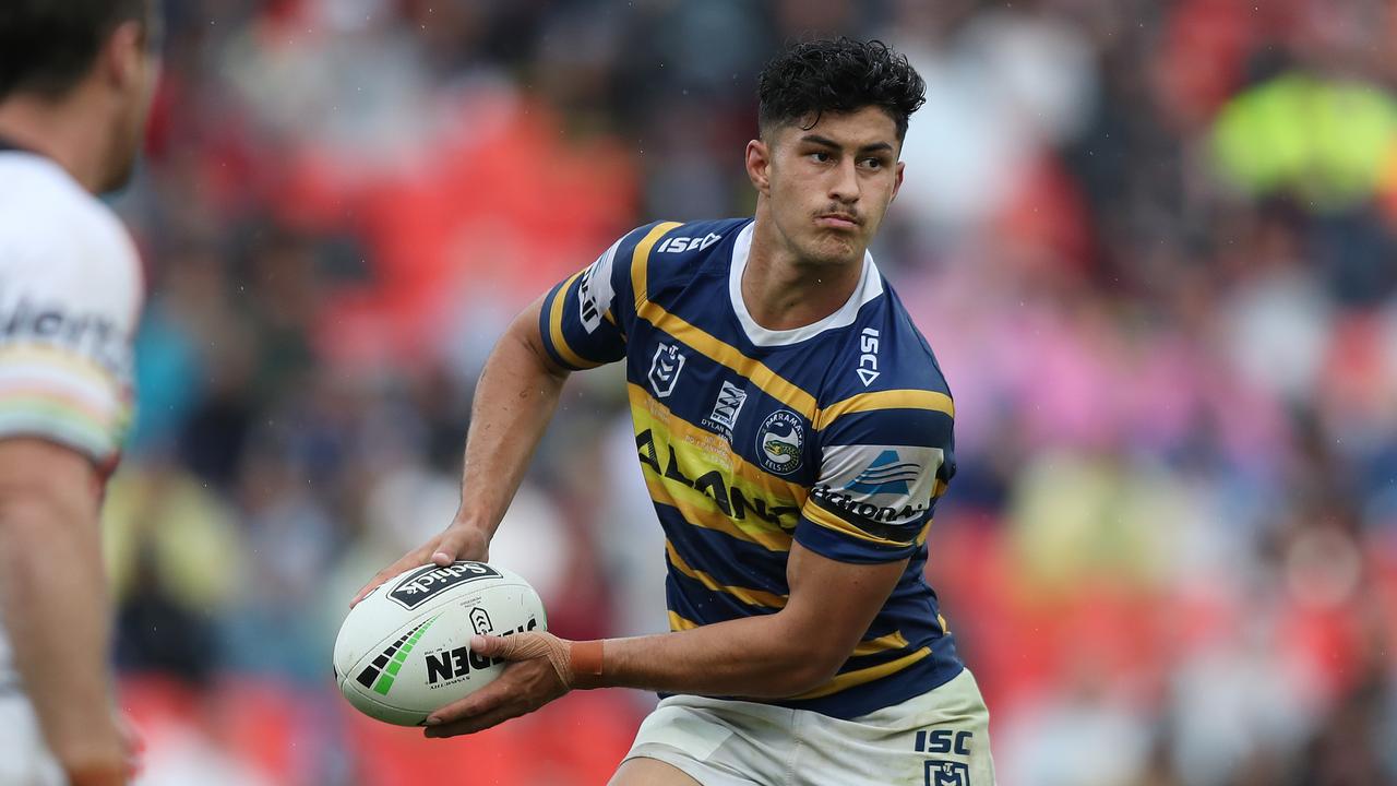 Parramatta's Dylan Brown has copped criticism from club great Peter Sterling for his comments about testing his value on the open market. 
