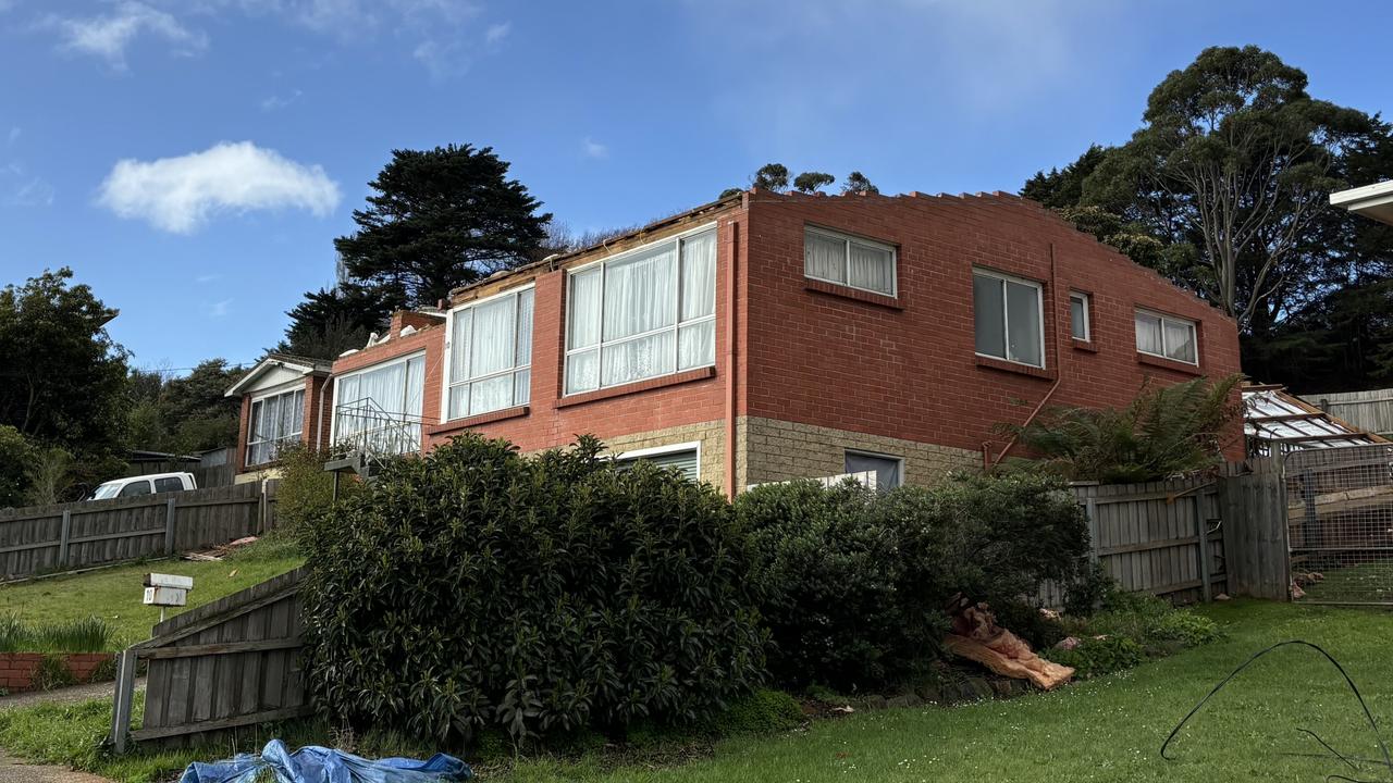 ‘Unbelievable’: Roof flies off into the backyard of Tassie home