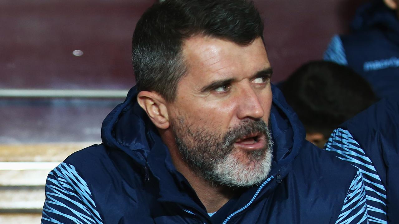 BIRMINGHAM, ENGLAND - NOVEMBER 24: Paul Lambert manager of Aston Villa (L) and assistant Roy Keane look on from the bench prior to the Barclays Premier League match between Aston Villa and Southampton at Villa Park on November 24, 2014 in Birmingham, England. (Photo by Matthew Lewis/Getty Images)