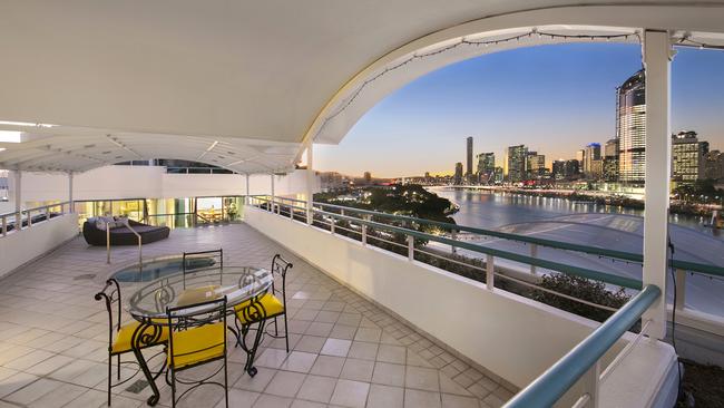 53/410 Stanley St, South Brisbane, was among properties riding a wave of interest in the inner-city, sold by Dean Yesberg of Ray White South Brisbane for $3.19m.