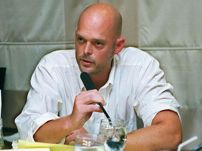 (FILES) In this file photograph taken on July 16, 1997, US journalist Nate Thayer speaks at the Foreign Correspondents' Club in Bangkok, saying he has interviewed Khmer Rouge leader Pol Pot, who is alive in north-western Cambodia. - Nate Thayer, the larger-than-life US freelance journalist who scored a massive scoop with his 1997 interview with Pol Pot, the genocidal leader of Cambodia's Khmer Rouge, has died at 62, his family said January 4, 2023. Thayer was discovered dead by his brother Rob Thayer at his Falmouth, Massachusetts home on January 3. (Photo by LANCE WOODRUFF / AFP)