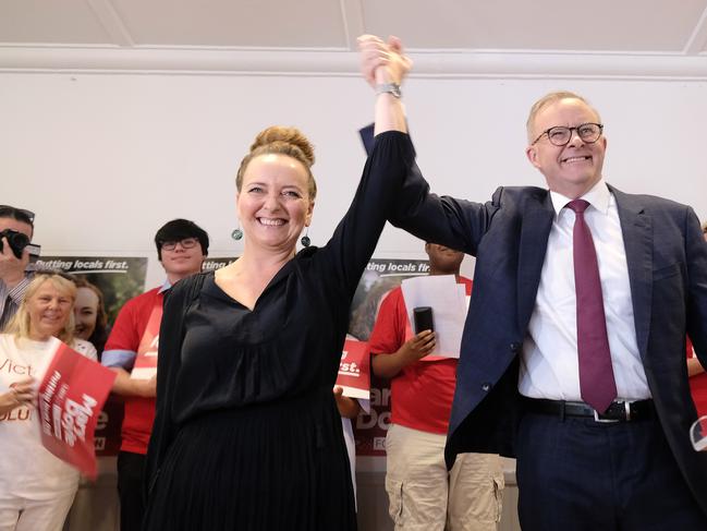 Mr Albanese flew to Melbourne to promote Labor candidate Mary Doyle. Picture: NCA NewsWire / Luis Ascui