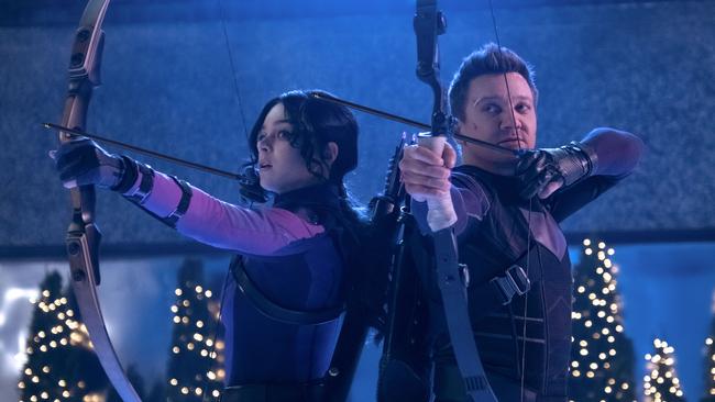 Hailee Steinfeld as Kate Bishop and Jeremy Renner as Clint Barton/Hawkeye in Hawkeye.