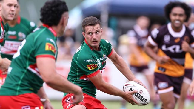 Wynnum Manly on the ball. Picture: Jim O'Reilly