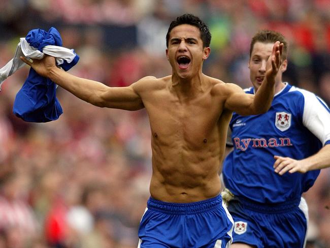 Cahill and Harris during the 2004 FA Cup final against Sunderland.