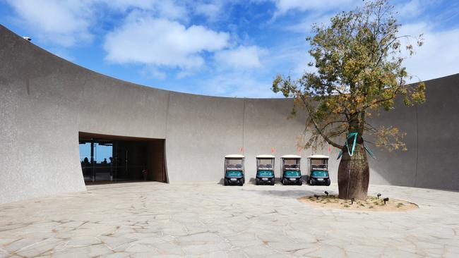 The dramatic entrance, with golf buggies ready to whisk you back to your car.