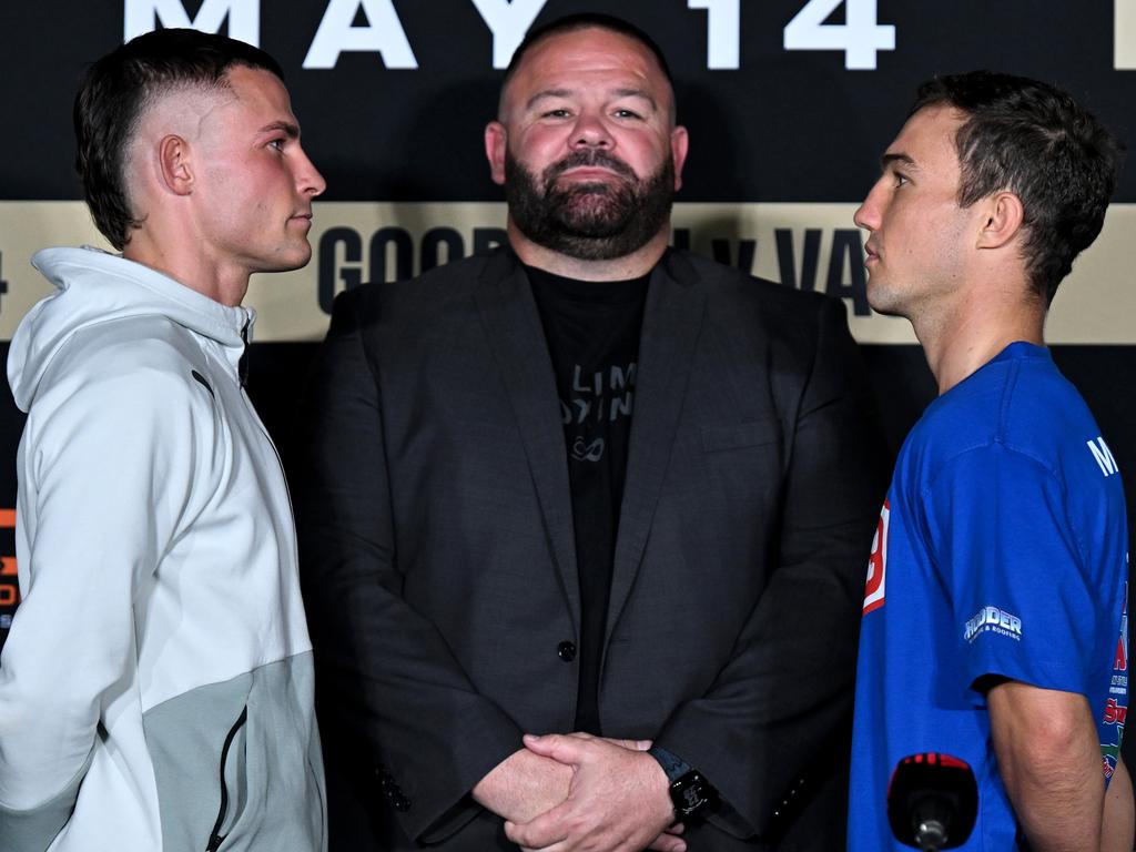 Garside (L) fights Charlie Bell on Wednesday. Pictures: No Limit Boxing/Gregg Porteous