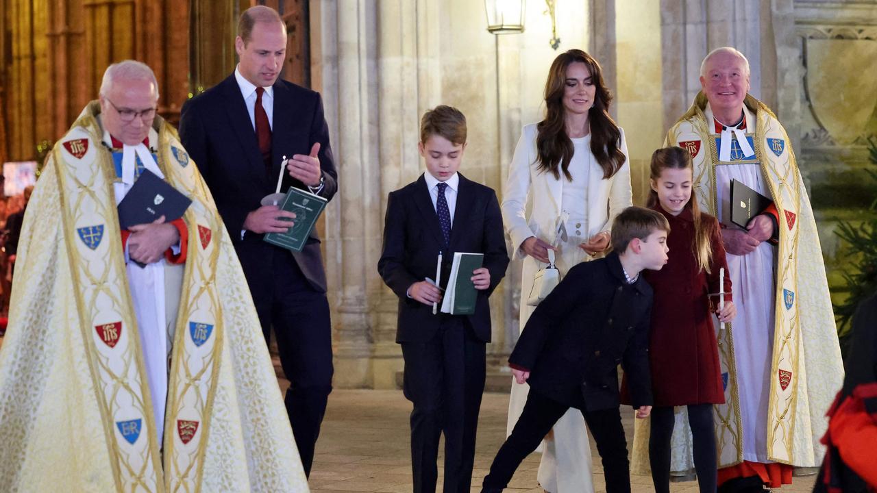 Kids news: Prince Louis blows out his sister’s candle at Christmas ...