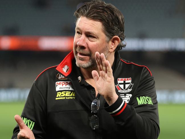 MELBOURNE, AUSTRALIA - JULY 01: Saints coach, Brett Ratten celebrates after the Saints defeated the Blues during the round 16 AFL match between the Carlton Blues and the St Kilda Saints at Marvel Stadium on July 01, 2022 in Melbourne, Australia. (Photo by Robert Cianflone/Getty Images)