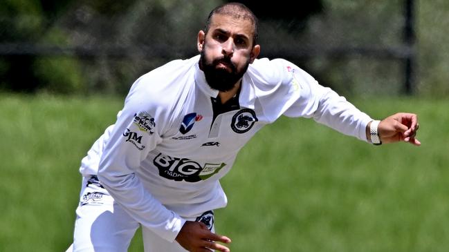 Fawad Ahmed in action for Hoppers Crossing. Picture: Andy Brownbill