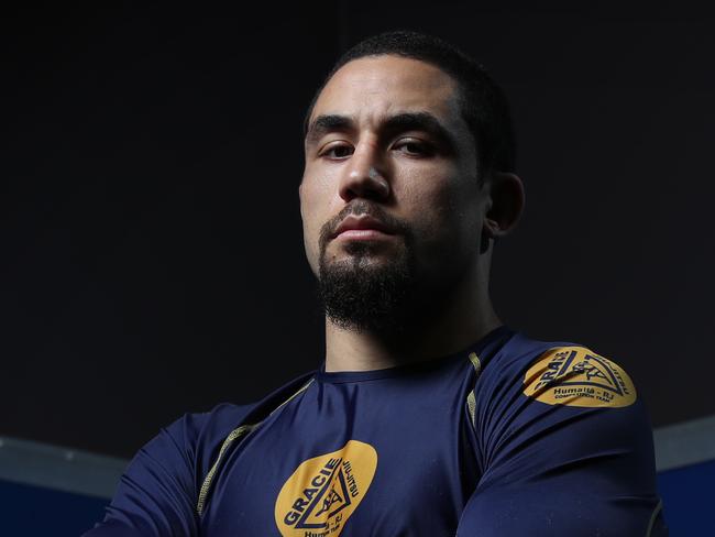 Whittaker hits back at Adesanya’s ‘weird sh*t’ coach